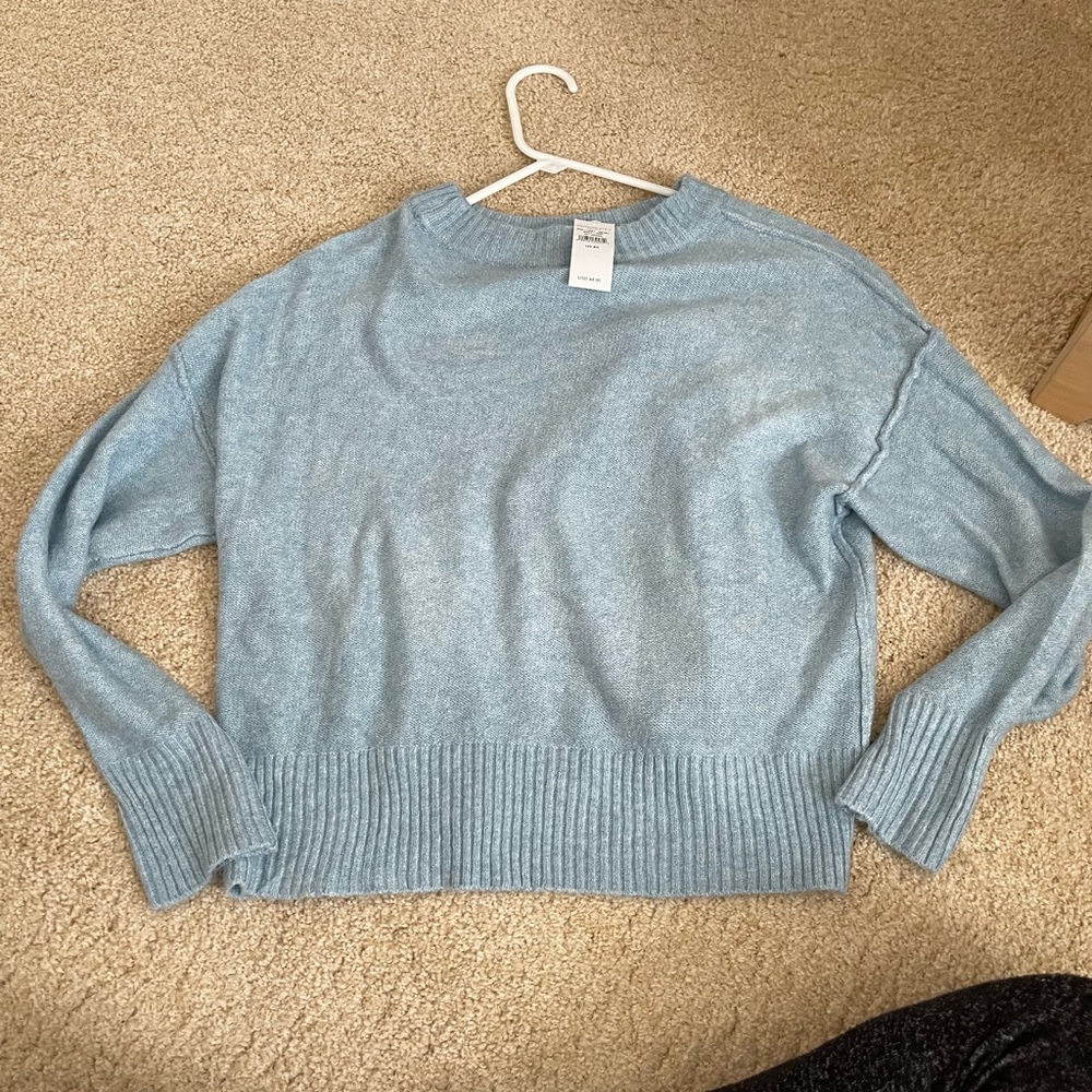 AMERICAN EAGLE SWEATER